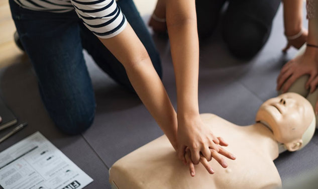 cpr - Knowledge Saves: 3 Reasons Why You Should Learn First Aid